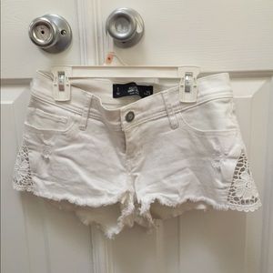 Hollister short white